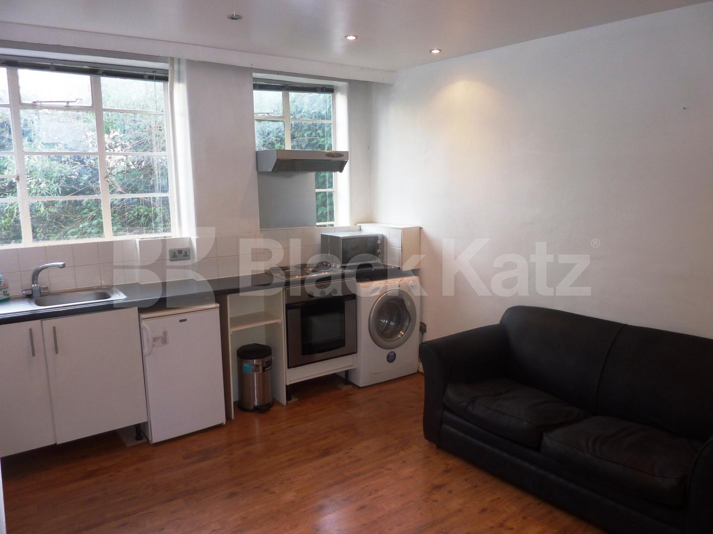 			BY REGENTS CANAL!, 2 Bedroom, 1 bath, 1 reception Flat			 Highstone Mansions Camden Road, CAMDEN